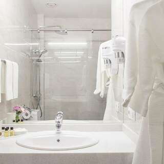 Гостиница Дворы Капеллы Санкт-Петербург Номер комфорт с 1 большой кроватью-2