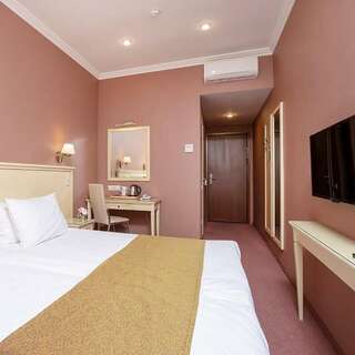 Гостиница Дворы Капеллы Санкт-Петербург Номер комфорт с 1 большой кроватью-4